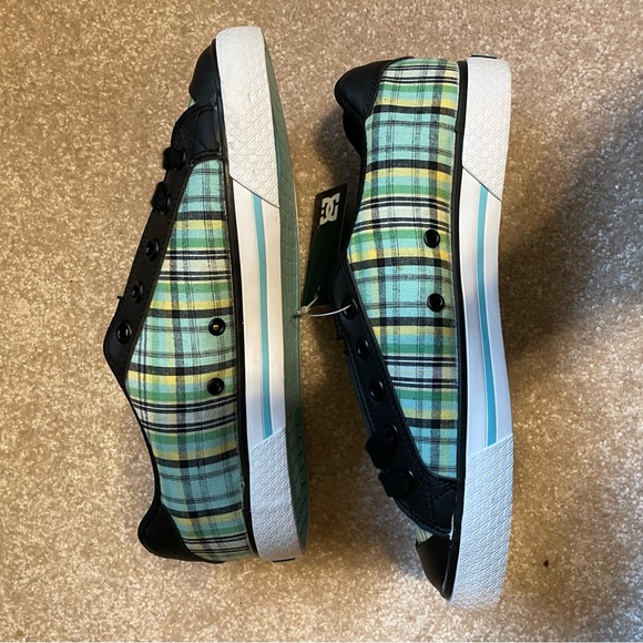 New DC Chelsea skate shoes - Picture 3 of 4